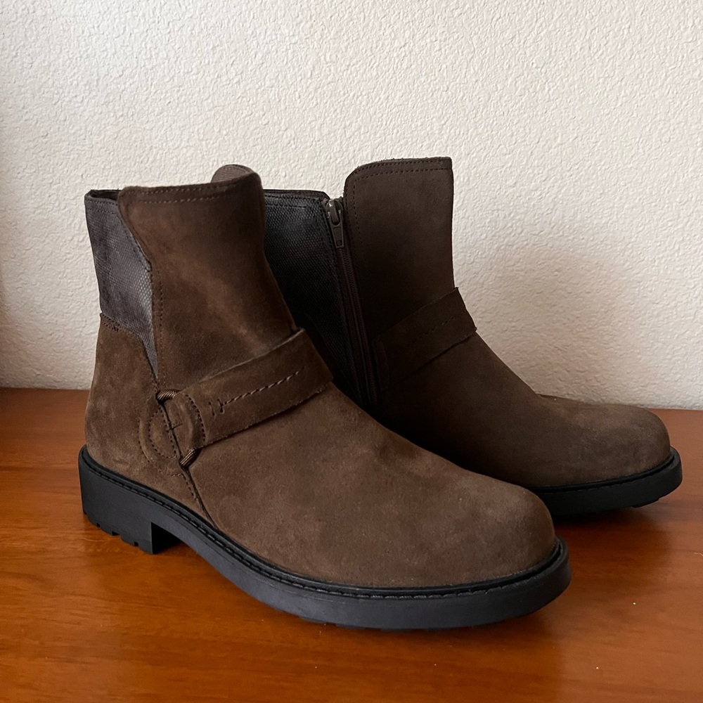 NWOT Clarks boots. Dark Olive Suede. Size 8.5.